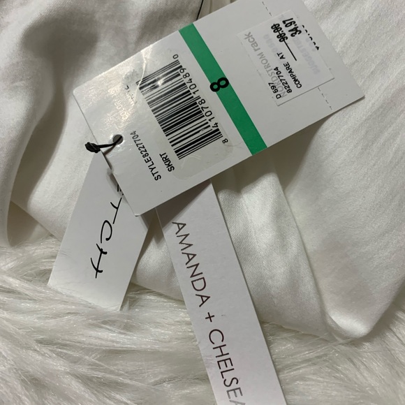 Feminine Amanda and Chelsea White Skirt size 8 - Picture 10 of 13